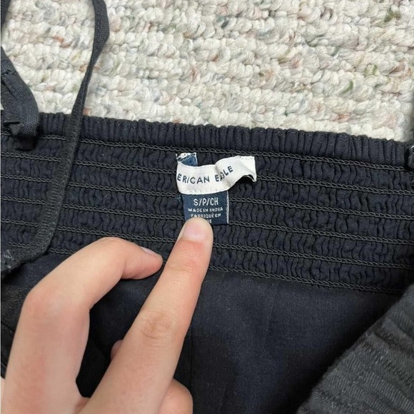 American Eagle top. Small. Removable straps. Cropped - Picture 3 of 5